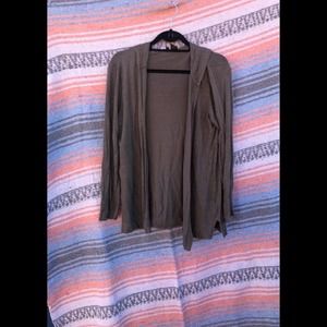 🔥2/$25🔥TAHARI LINEN OLIVE GREEN HOODED CARDIGAN
